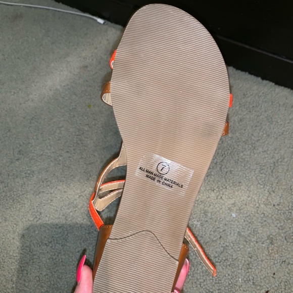 Sandals - Picture 4 of 4